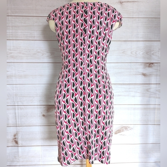 David Meister Geometric Print Tie Front Sheath Dress in Pink & Black Sz 8 Petite - Picture 4 of 7